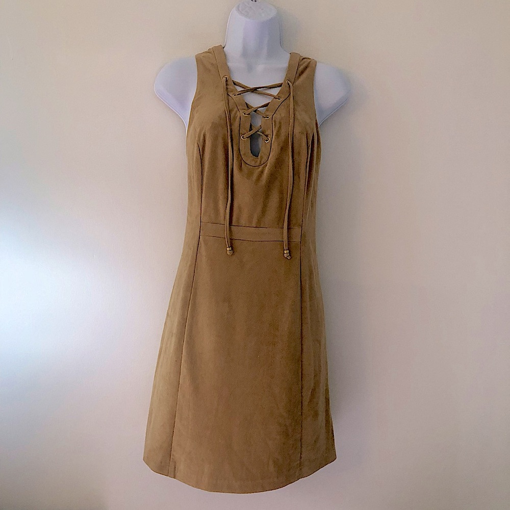 BRAND NEW GUESS ☀️Los Angeles☀️Sexy Lace-Up Dress